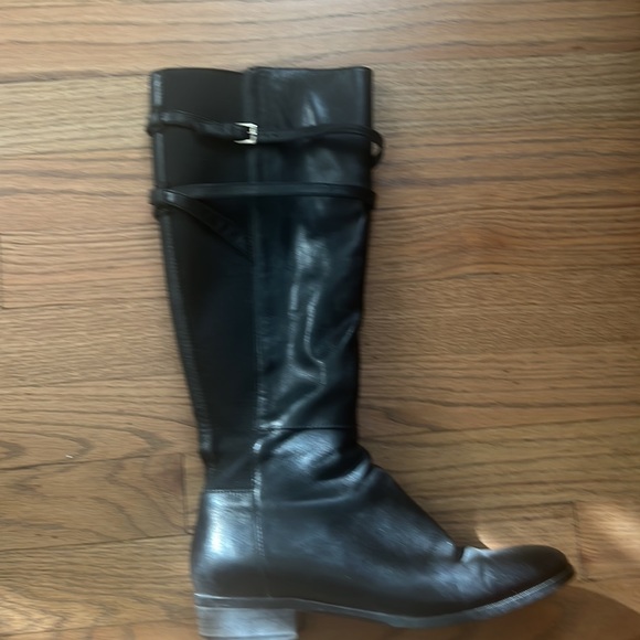 Boots - Picture 3 of 8